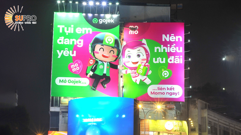 Ảnh quảng cáo công khai mối quan hệ giữa Momo và Gojek