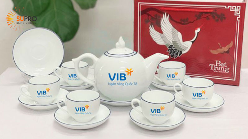 Bộ ấm chén uống trà là món quà ý nghĩa, thiết thực