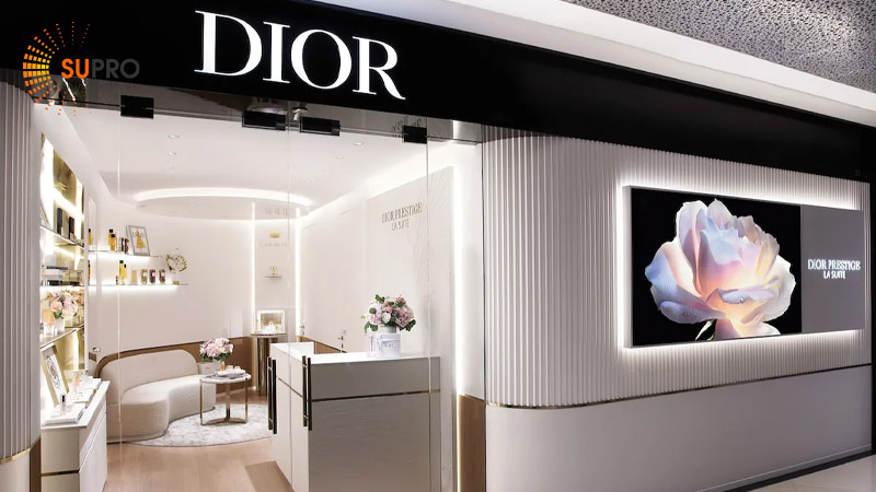 Doanh thu của Dior tăng lên 400% sau khi Jisoo làm đại sứ thương hiệu 