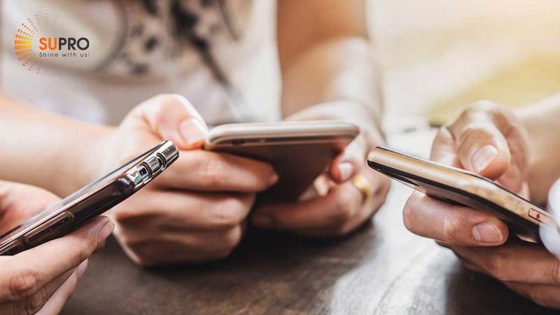 Giới trẻ hiện nay có tần suất sử dụng điện thoại dày đặc