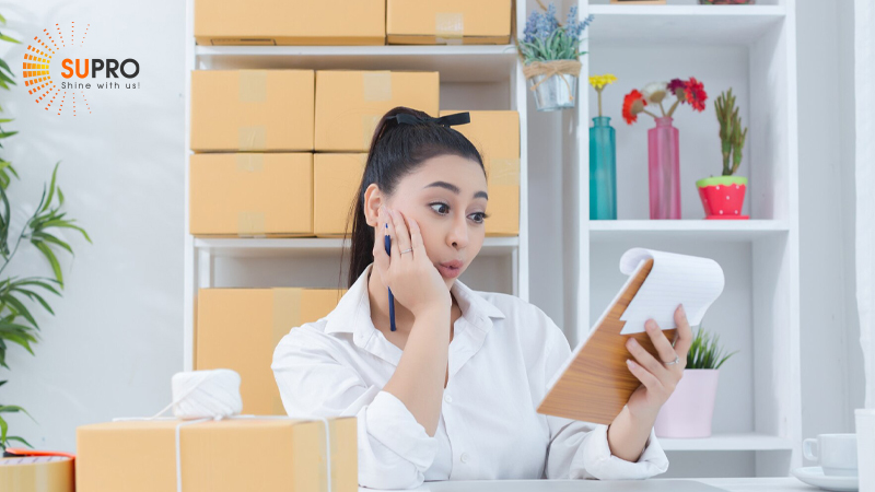 Sau khi tiếp thị, bộ phận sales sẽ tiến hành tiếp cận và thuyết phục khách hàng